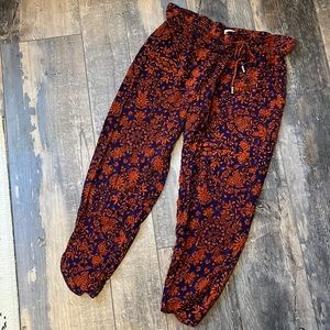 (S) O’Neill Brand Women’s Capri Pants Burnt Orange & Navy Blue